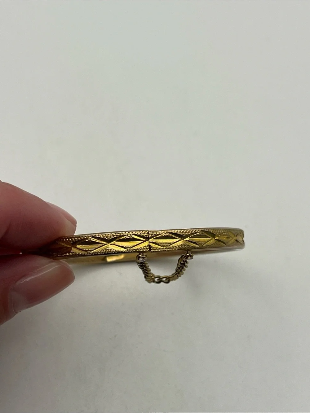 Etched design gold tone small child sized bangle bracelet vintage
